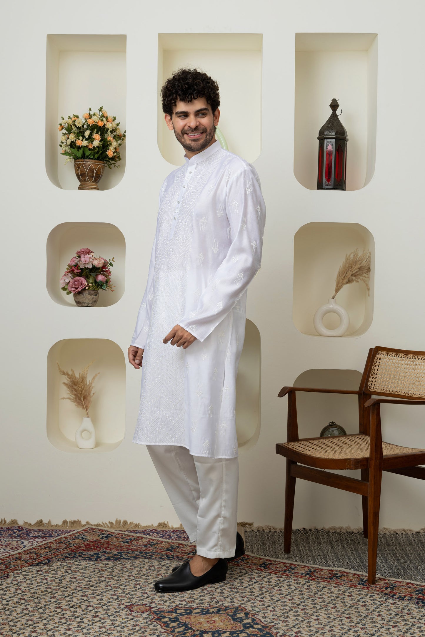 Stylish White Embroidered Kurta Pajama for Celebrations – Tailored Menswear Ethnic Look