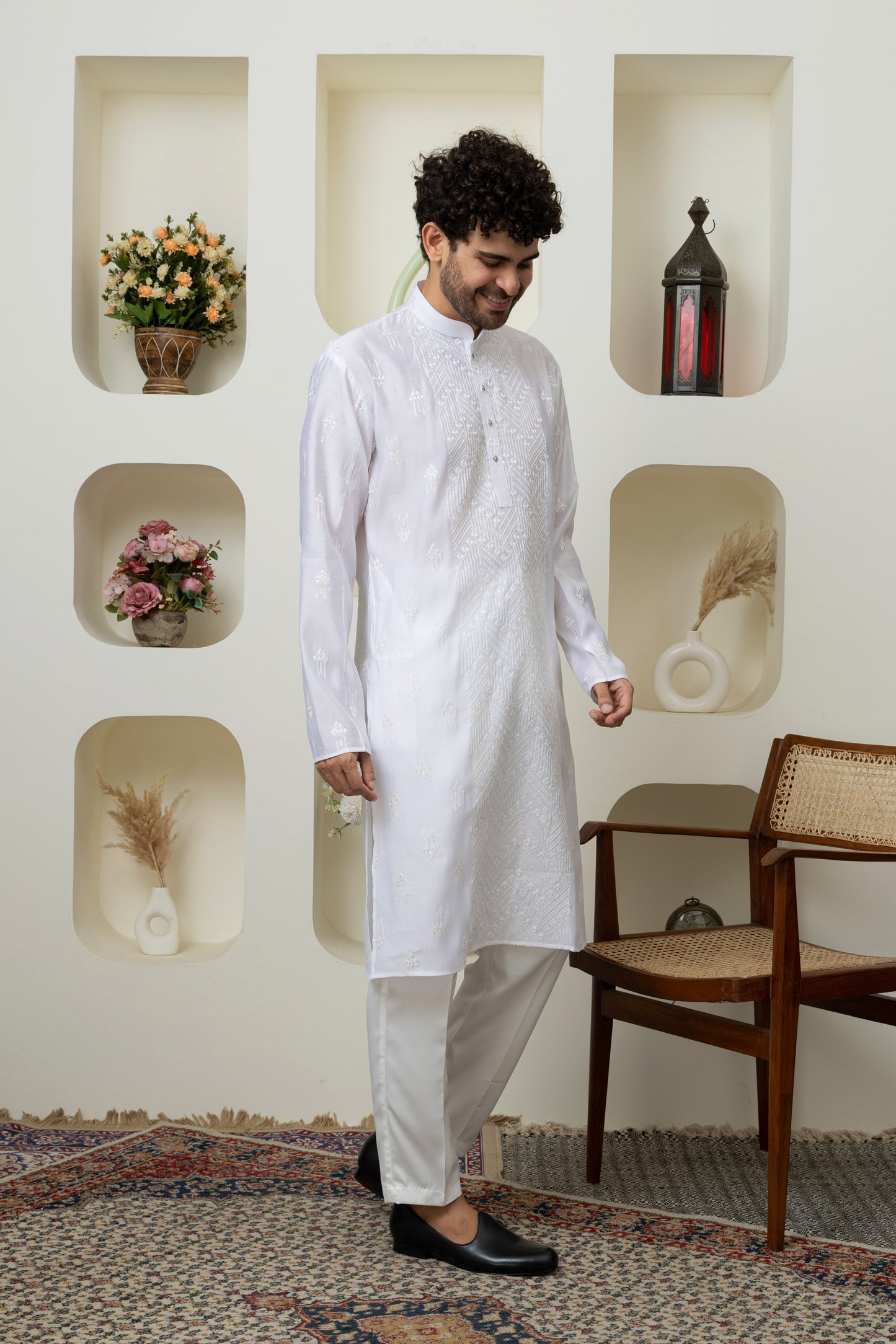 Stylish White Embroidered Kurta Pajama for Celebrations – Tailored Menswear Ethnic Look