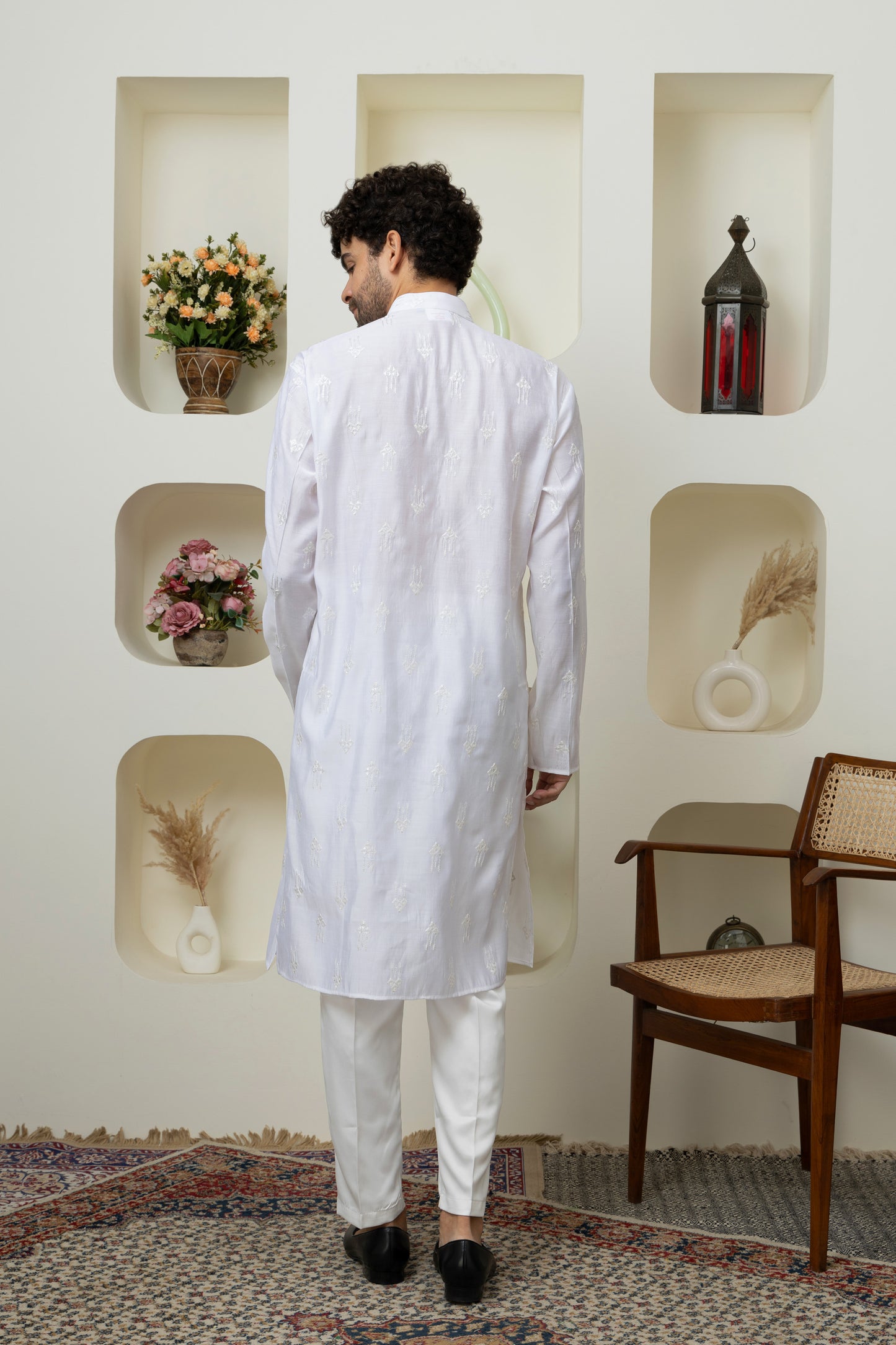 Stylish White Embroidered Kurta Pajama for Celebrations – Tailored Menswear Ethnic Look