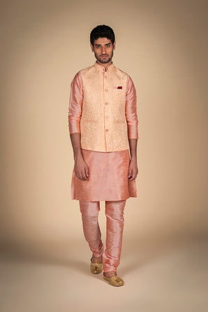 Men's Ethnic Wear – White Sherwani for Special Moments